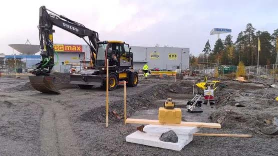 Du kan hyra grävmaskin i Gävle hos Jtech